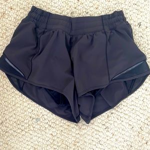 LuLu Lemon Hot Hottie, 2.5 low rise, lined running shorts